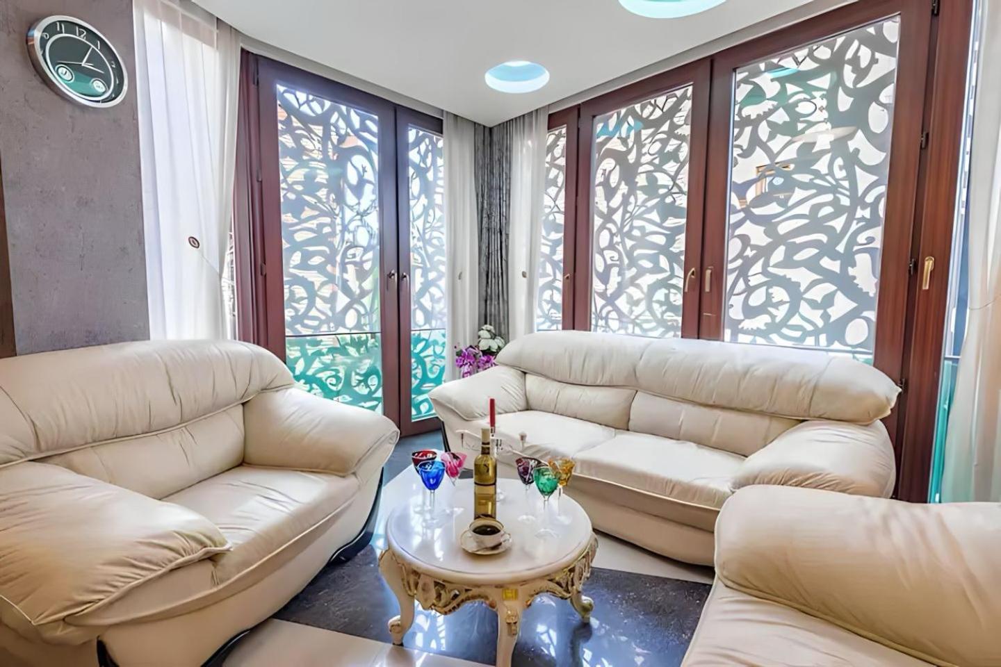 Cabernet Corner Lägenhet Tbilisi Exteriör bild